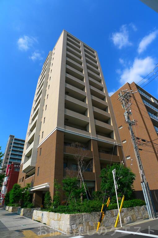 名古屋市昭和区阿由知通のマンションの建物外観