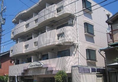 名古屋市昭和区川名町のマンションの建物外観