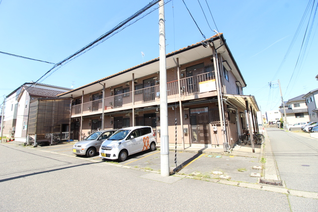 ハイライフ鳥屋野の建物外観