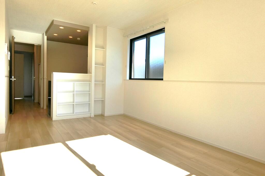 居室・リビング　類似物件の写真、配色に違いあり。