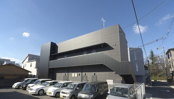 【ドメーヌ堺の建物外観】