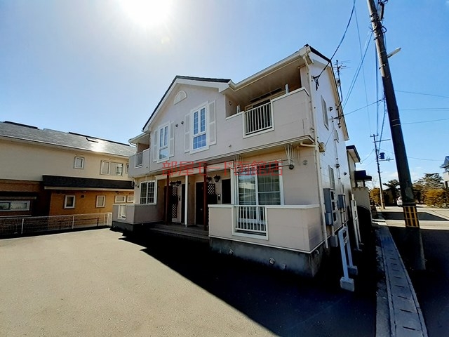 【函館市日吉町のアパートの建物外観】