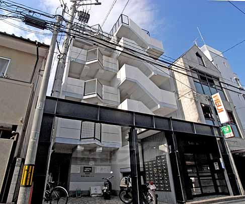 京都市上京区稲葉町のマンションの建物外観