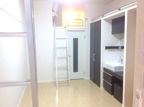 居室・リビング　1Fはロフト付！