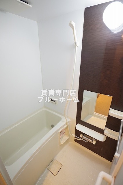 バス・シャワールーム　追い焚き機能がある浴室です！