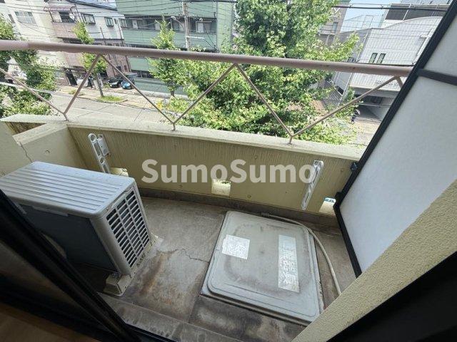 バルコニー　外からの目が気にならないバルコニーで洗濯物が干せます