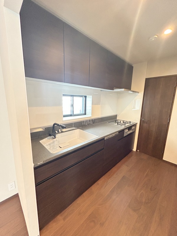 キッチン　★ガス3口グリル付きのシステムキッチン★