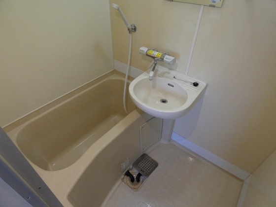 バス・シャワールーム　他号室のお写真です