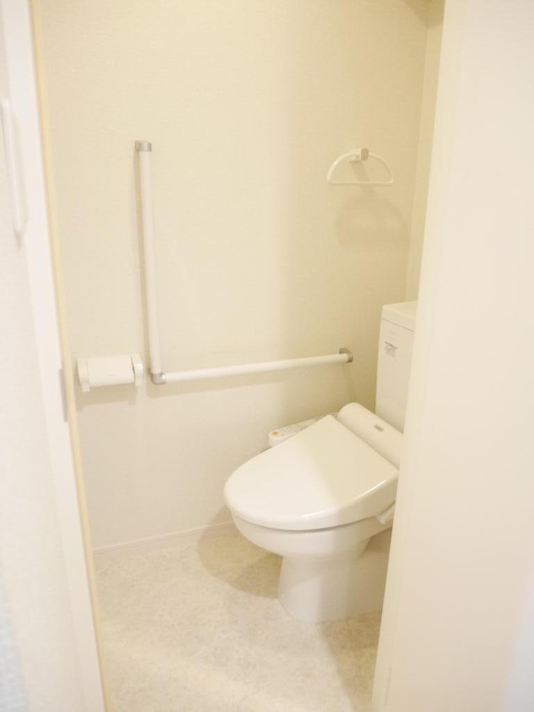 トイレ　ウォシュレット付いてます！