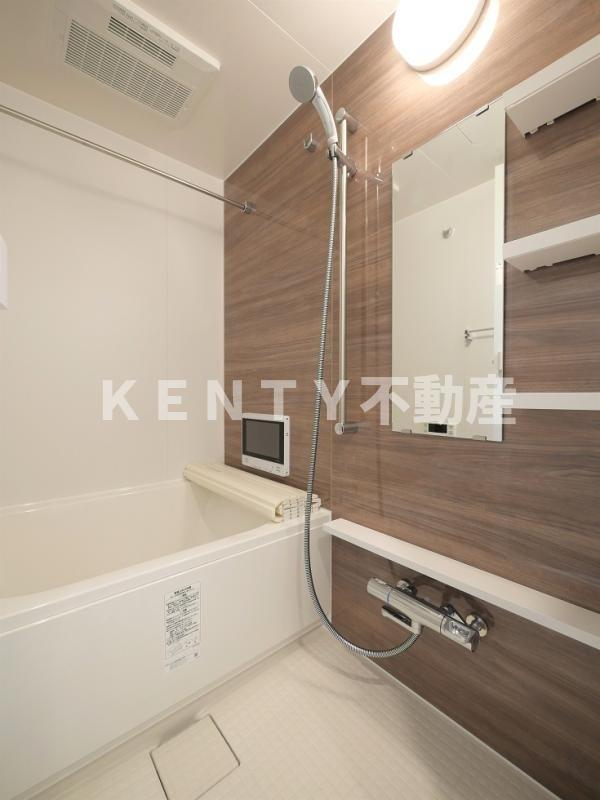 バス・シャワールーム　落ち着いた空間のお風呂です