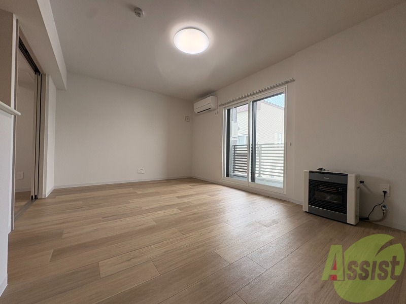 居室・リビング　広々としたリビングですね。使い勝手がよさそうですね！