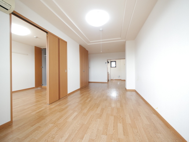 居室・リビング　★１１．４帖の広々としたリビングです★