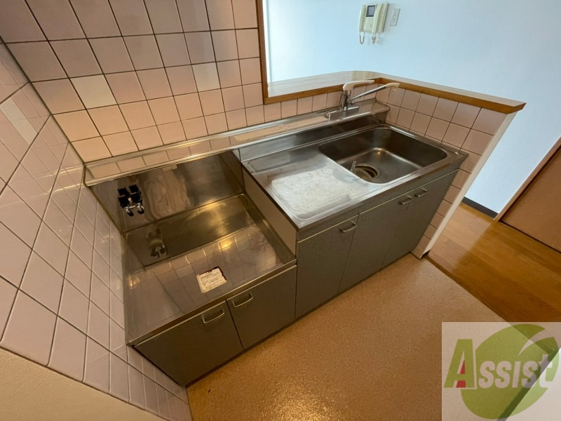 キッチン　ガスキッチンです。２口コンロが設置できます。