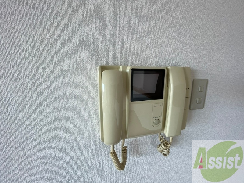 セキュリティ　モニター付きで来客者の顔も見れるので安心ですね