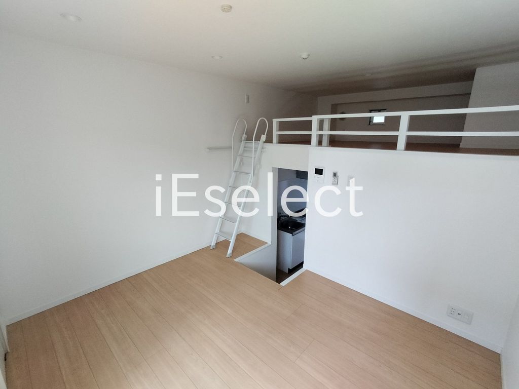 居室・リビング　ロフト付きのおしゃれな造りです