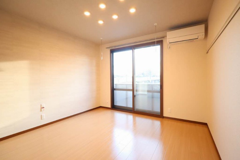 居室・リビング　図面と現状に相違がある場合には現状を優先