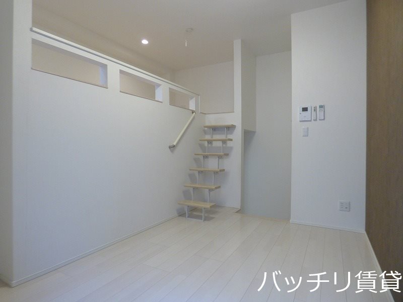 居室・リビング　同型タイプの為現状を優先致します。