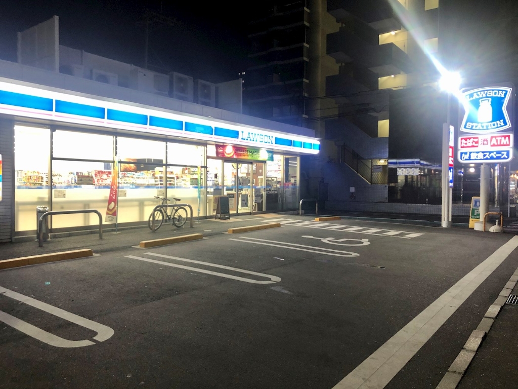 コンビニ　ローソン 博多住吉五丁目店（コンビニ）まで69m