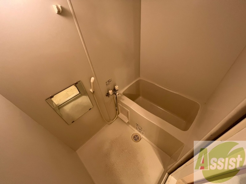 バス・シャワールーム　お風呂になります。一日の疲れを癒してくださいね。