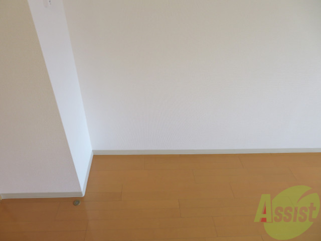 収納　お部屋のこちらには色々な収納を設置できそうですね