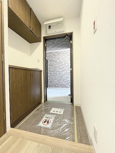 玄関　玄関内側