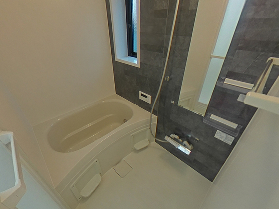 バス・シャワールーム　※別部屋の写真です