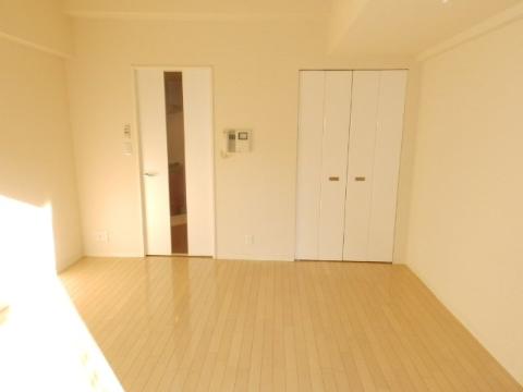 居室・リビング　室内