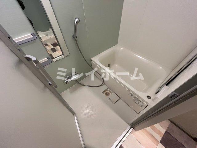 バス・シャワールーム　同建物内、別のお部屋の参考写真になります。