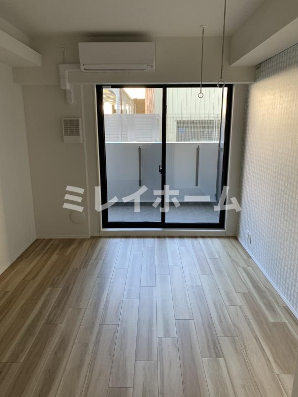 居室・リビング　同建物内、別のお部屋の参考写真になります。