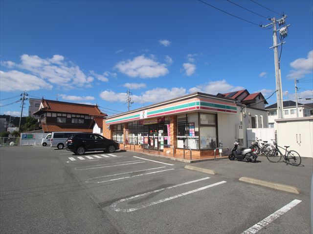コンビニ　セブンイレブン東広島西条寺家店（コンビニ）まで502m