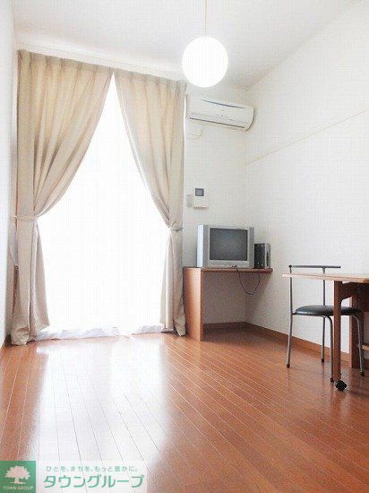 居室・リビング　家具・家電付きのお部屋です♪