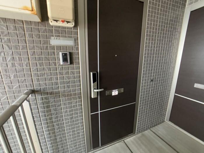 エントランス　玄関外