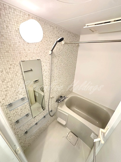 バス・シャワールーム　浴室乾燥機付き♪