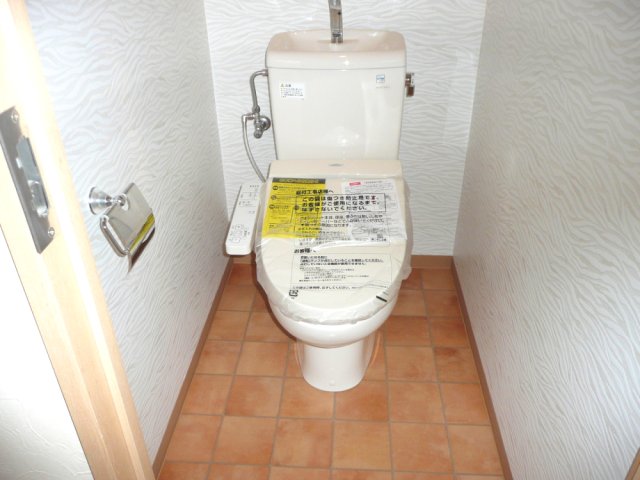 トイレ　温水洗浄便座