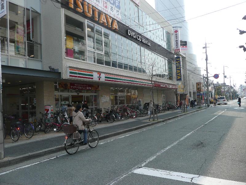 コンビニ　セブンイレブン（コンビニ）まで117m