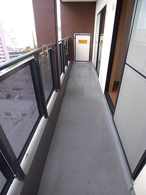 バルコニー　開放的で明るい空間を演出してくれるバルコニーです