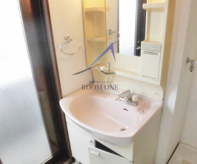 洗面設備　洗面台です。