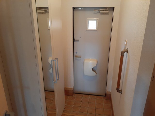 玄関　落ち着いた玄関です