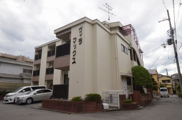 建物外観　居住者専用のごみ置き場があります！