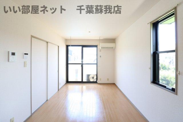 居室・リビング　こちらのリビングで趣味の時間をお楽しみください