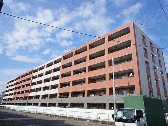 建物外観　オートロック完備