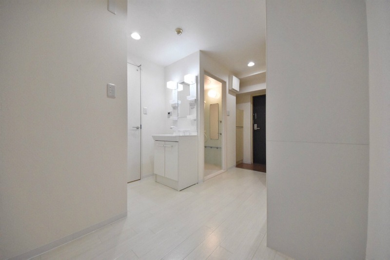 居室・リビング　白を基調にした明るいお部屋です。