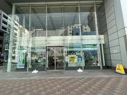 コンビニ　ファミリーマート関内桜通り店（コンビニ）まで147m