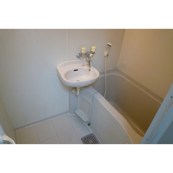 バス・シャワールーム　※他部屋参考写真