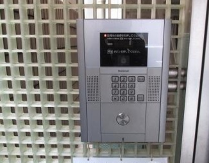 ロビー　オートロック