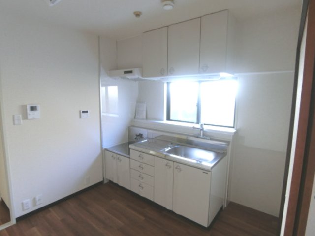 キッチン　他のお部屋の参考写真となります。