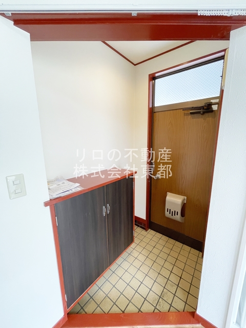 玄関　下駄箱がついているので、片付いた玄関をキープできます！