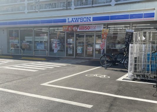 コンビニ　ファミリーマート新座野火止七丁目店（コンビニ）まで730m