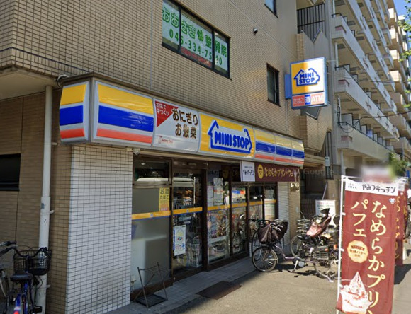 コンビニ　ミニストップ（コンビニ）まで151m