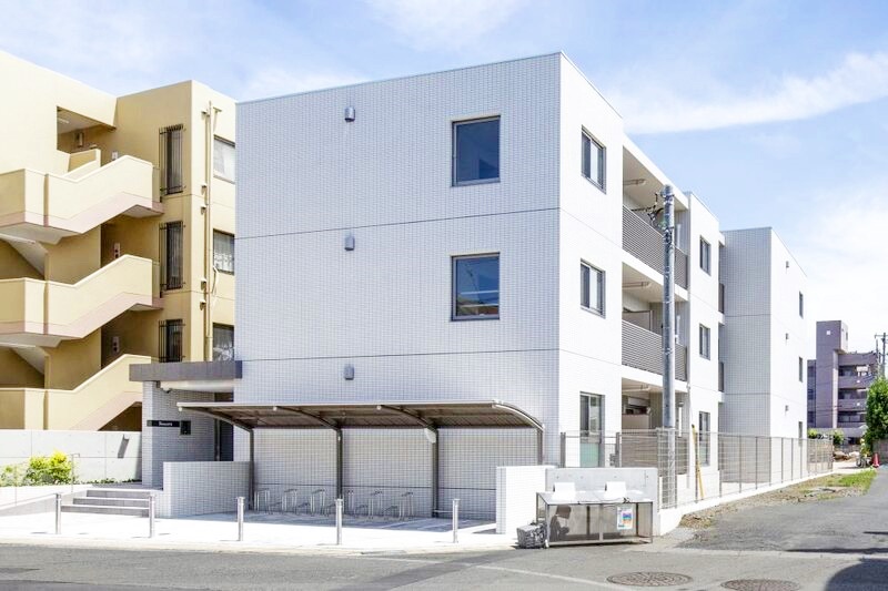 建物外観　最寄り駅まで徒歩6分の物件♪
